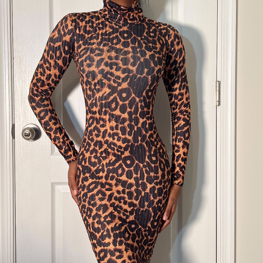 PRETTY LITTLE THING ANIMAL PRINT MINI DRESS